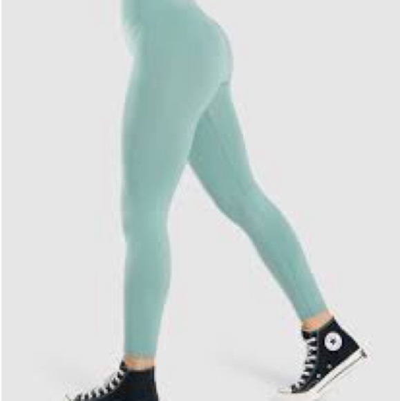GYMSHARK light mint green leggings size medium like new condition - Picture 2 of 8